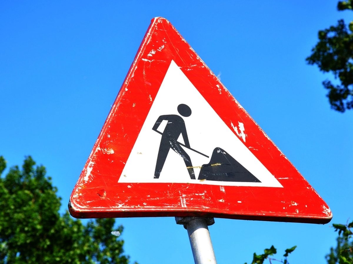 Wer darf eine Arbeitsstelle an der Straße absichern?